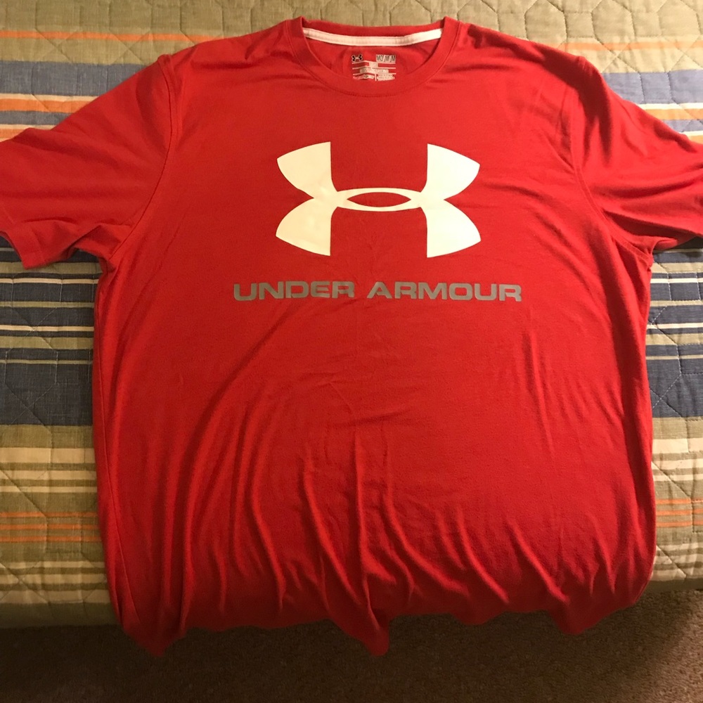 Men’s Under Armour Short Sleeve Shirt